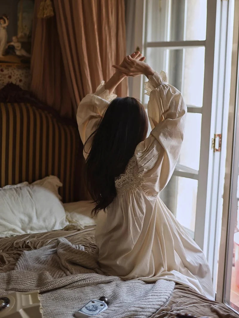 Vintage Cream Lace Collar Nightgown