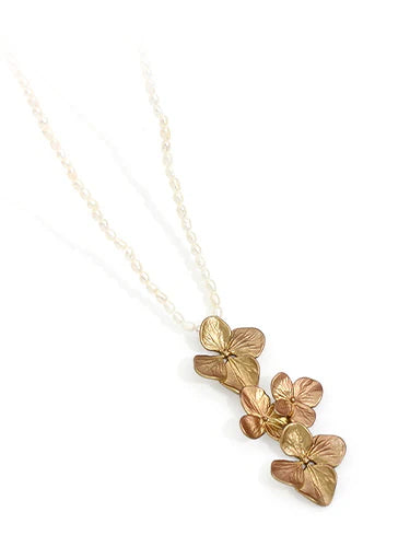 Hydrangea Elegant Women Necklace