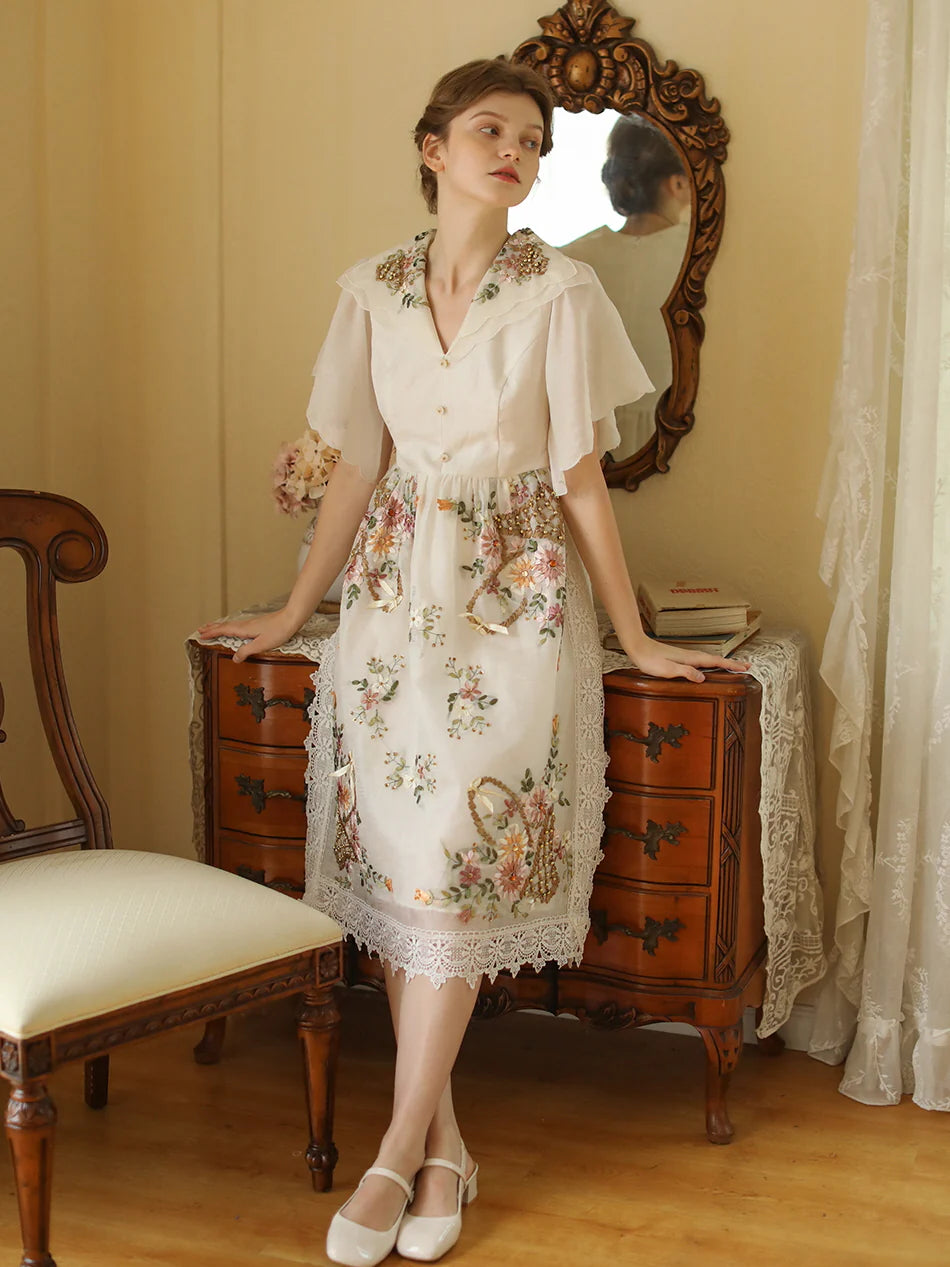 Elizabeth's Retro White Elegance Dress