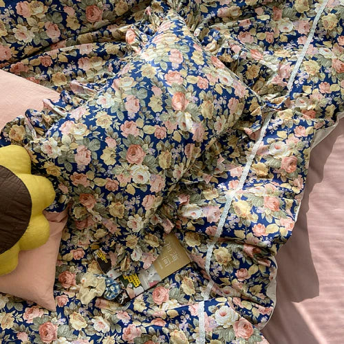 La Vie en Rose Bedding Set