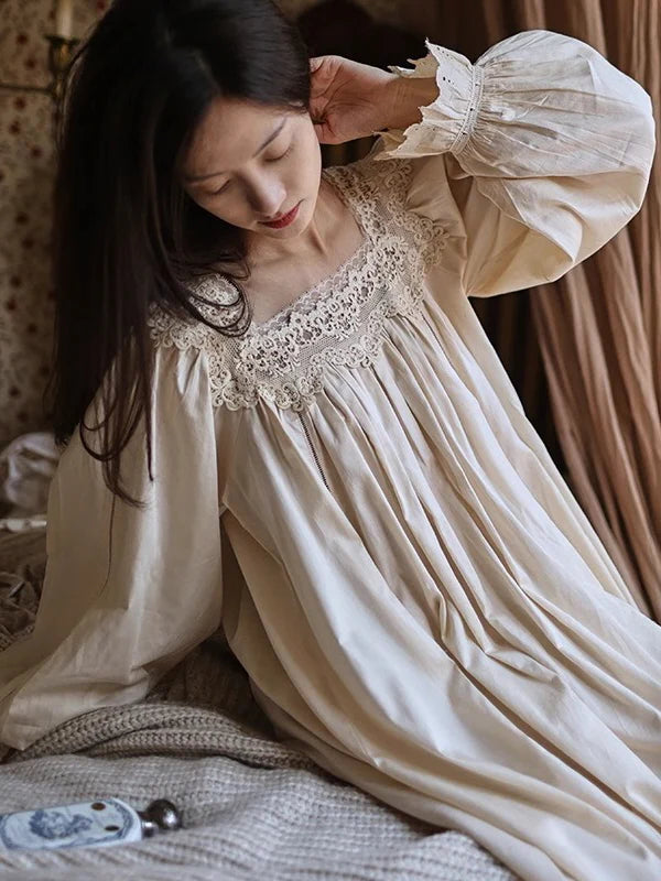 Vintage Cream Lace Collar Nightgown