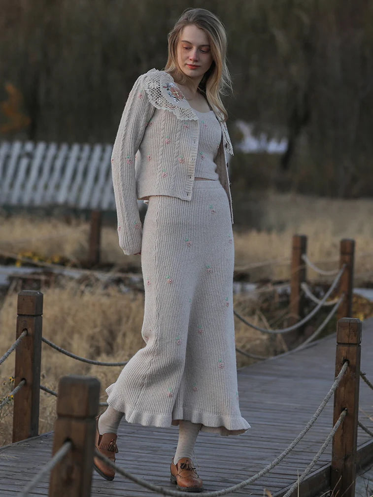 Embroidered Blossom Beige Knit Skirt