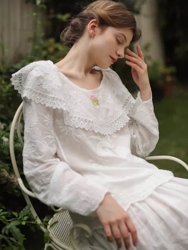 Round Collar Garden Embroidered Blouse