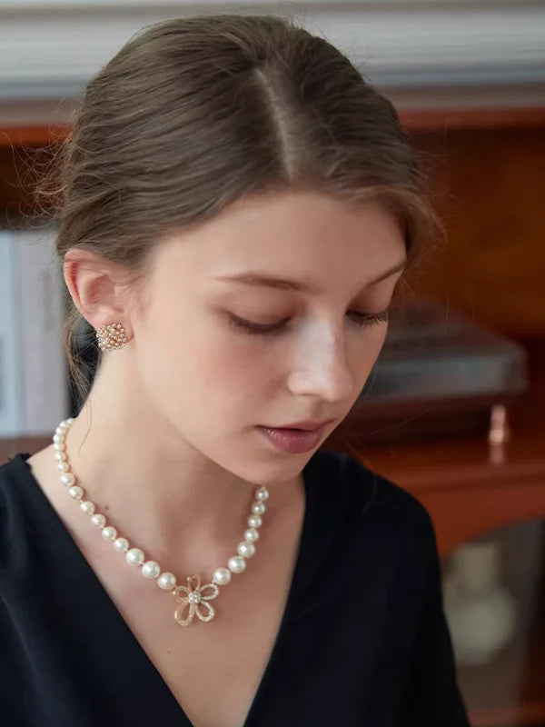 Cubic Flower Pearl Neckless