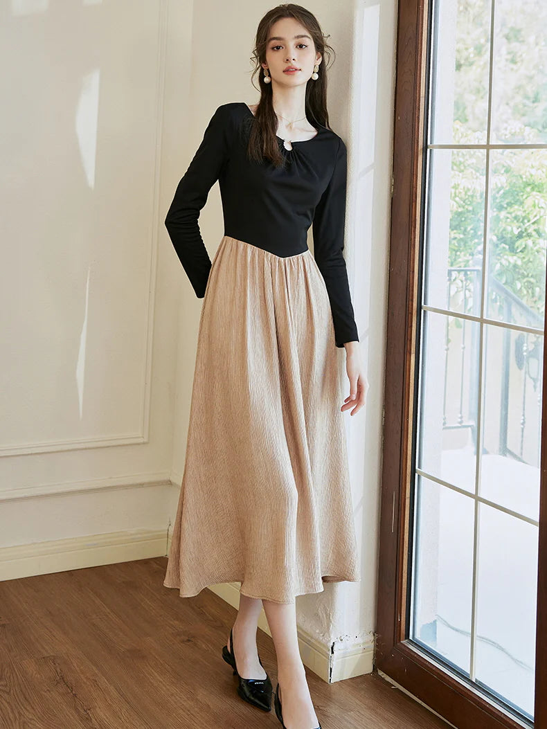 Elegant Contrast Knit and Pleated Maxi Dress