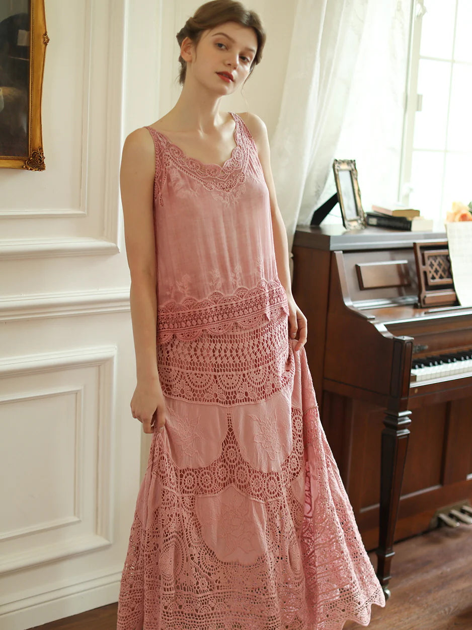 Elizabeth's Retro Pink Elegance Dress