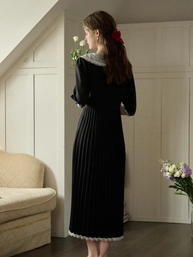 Lace Collar Pleated Black Dress