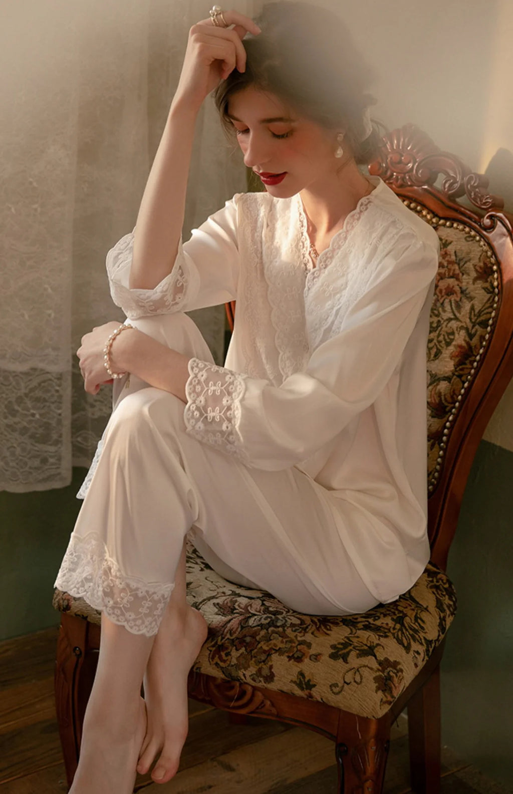 Vintage Elegance White Pajamas Set