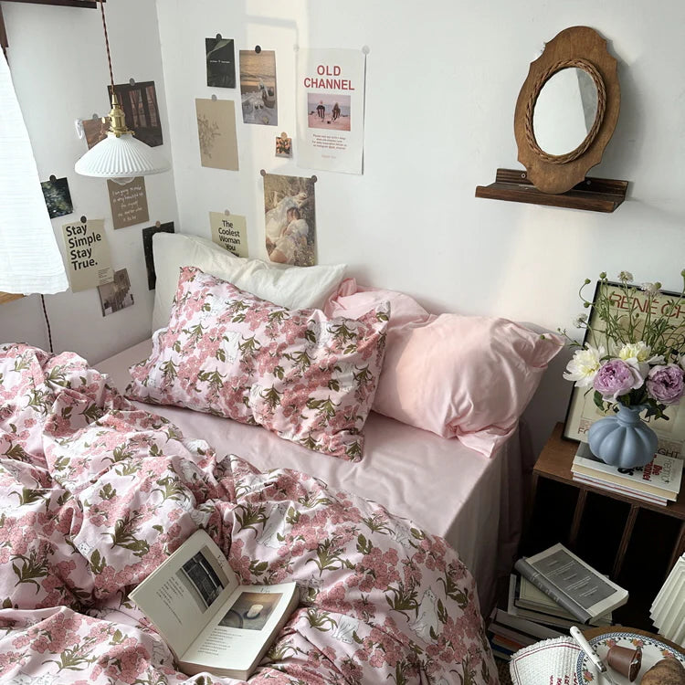 Blossoming Cats Pink Bedding Set