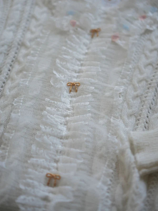 Romantic White Lace-Collared Blouse