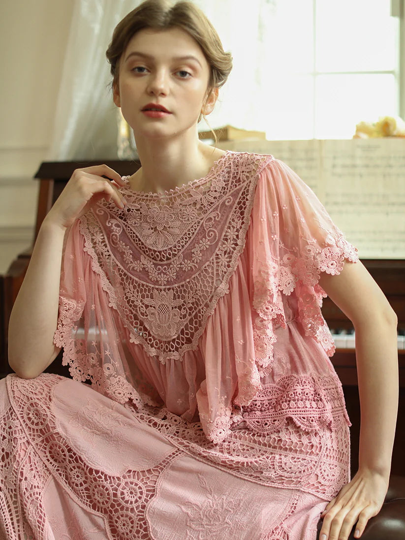 Elizabeth's Retro Pink Elegance Dress