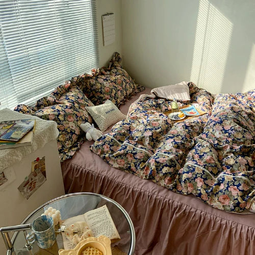 La Vie en Rose Bedding Set