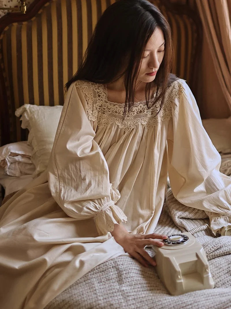 Vintage Cream Lace Collar Nightgown