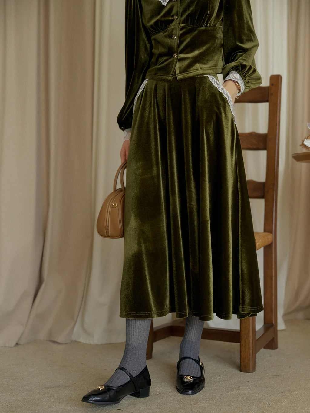 Elegant Green Velvet Flared Skirt