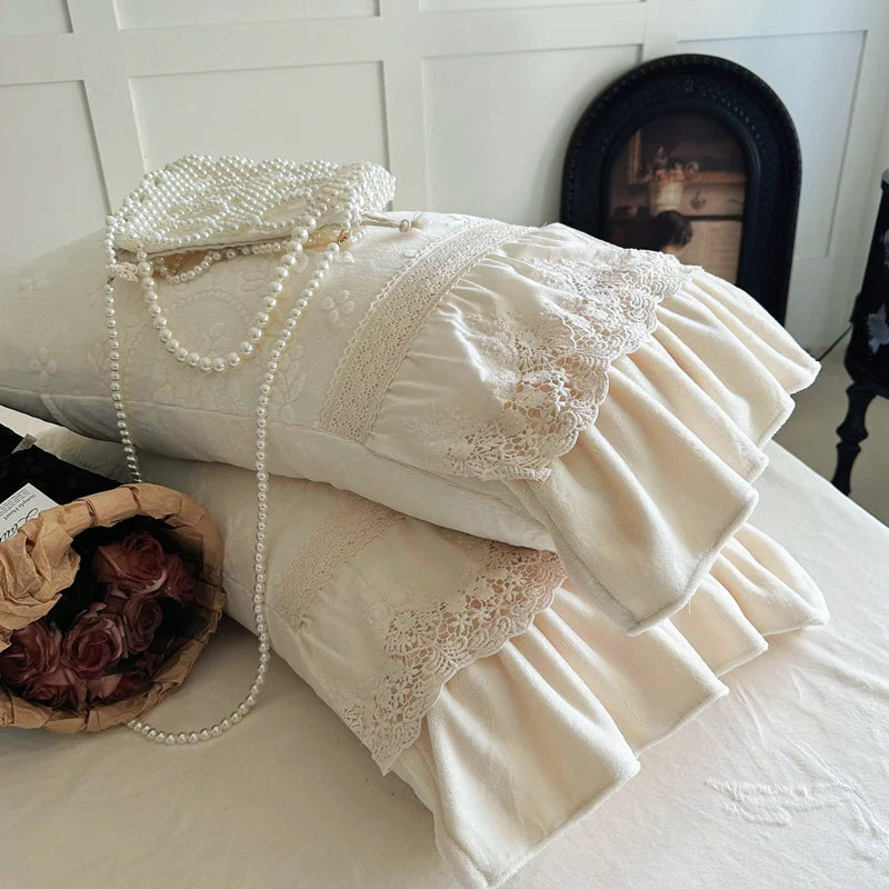 Dreamy Velvet Lace Bedding Cover Set