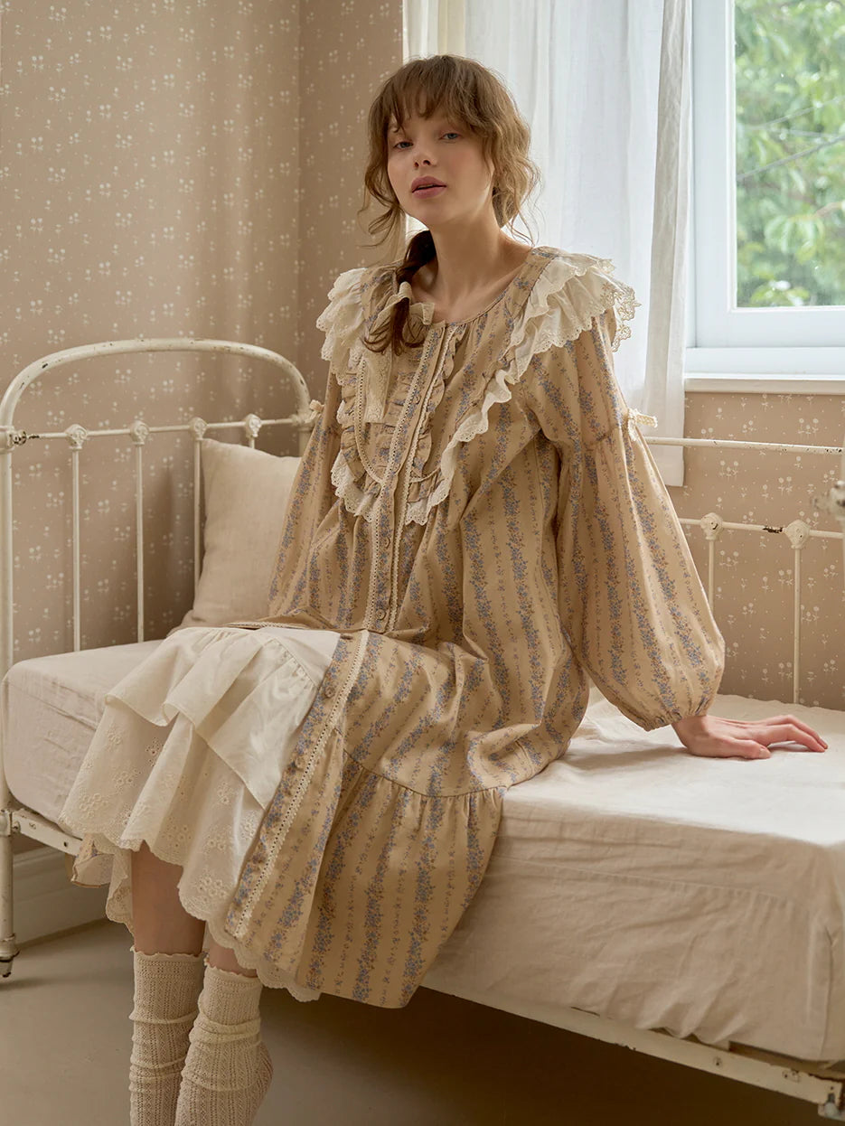 Vintage Lace-Trimmed Floral Nightgown