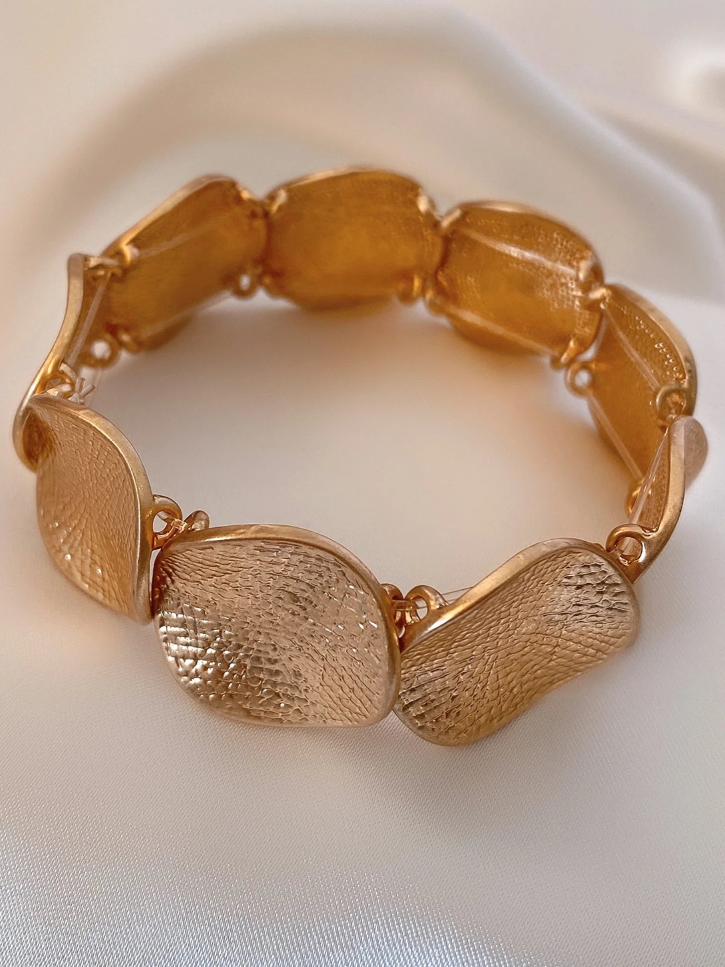 Elegant Gold Disc Bracelet