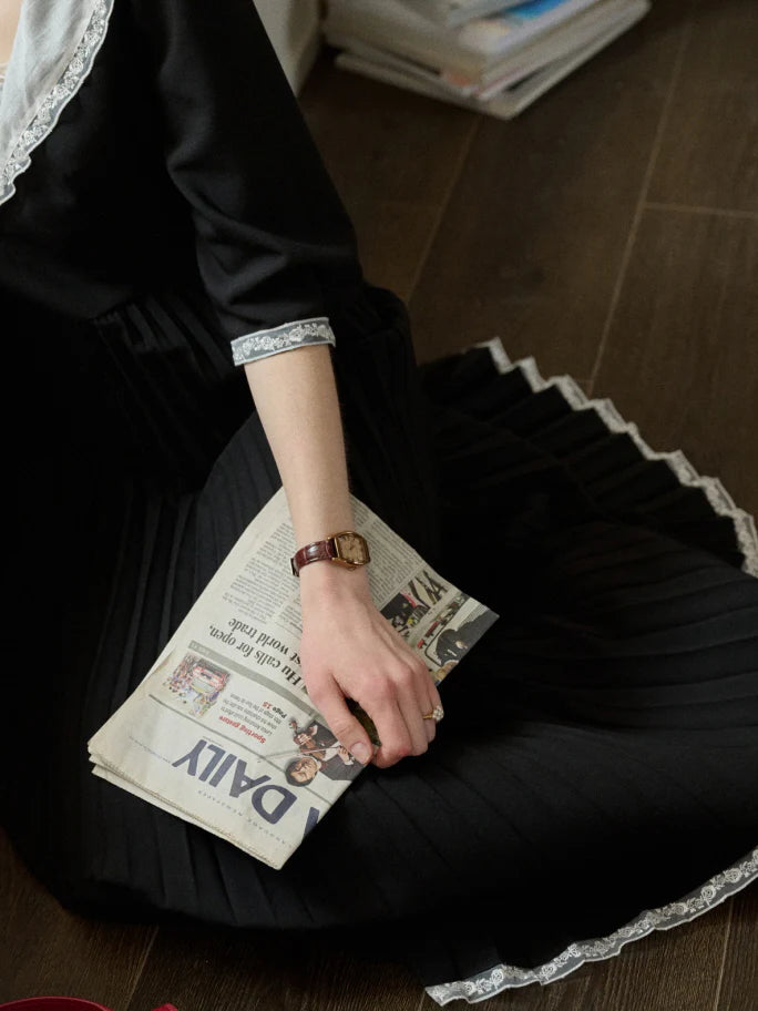 Lace Collar Pleated Black Dress