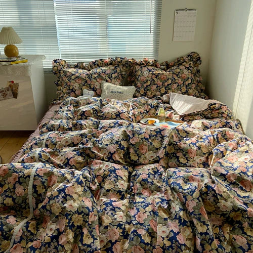 La Vie en Rose Bedding Set