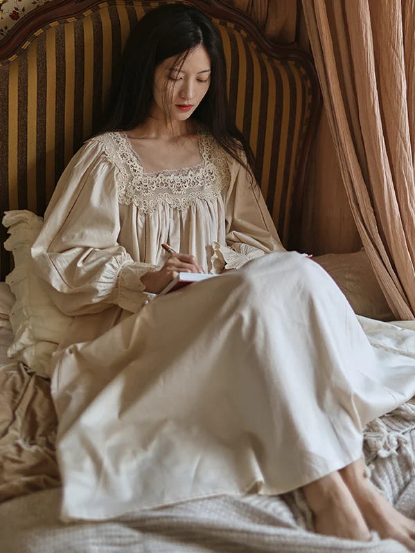 Vintage Cream Lace Collar Nightgown