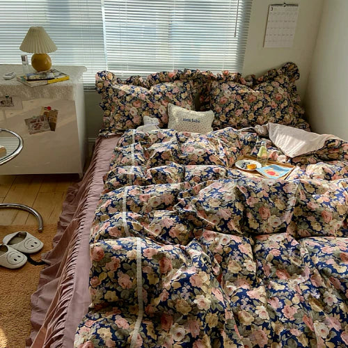 La Vie en Rose Bedding Set