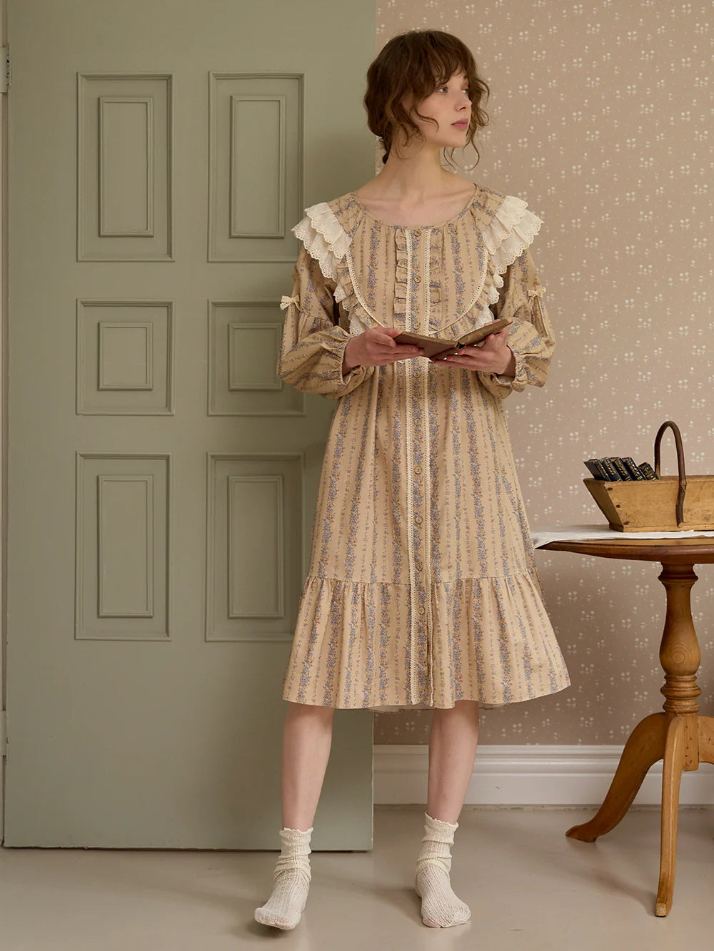 Vintage Lace-Trimmed Floral Nightgown