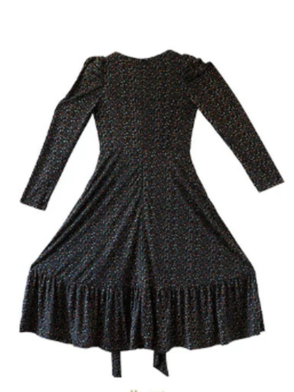 Navy Blossom in Retro Dress