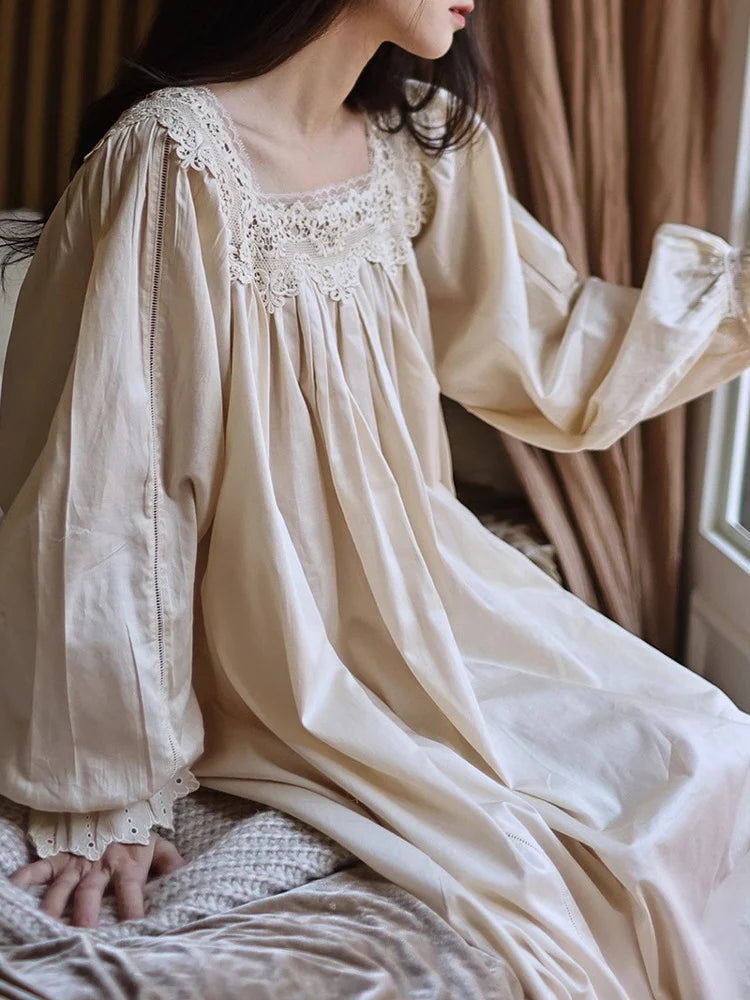 Vintage Cream Lace Collar Nightgown