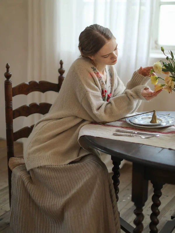 Elegant Floral Cashmere V-Neck Sweater