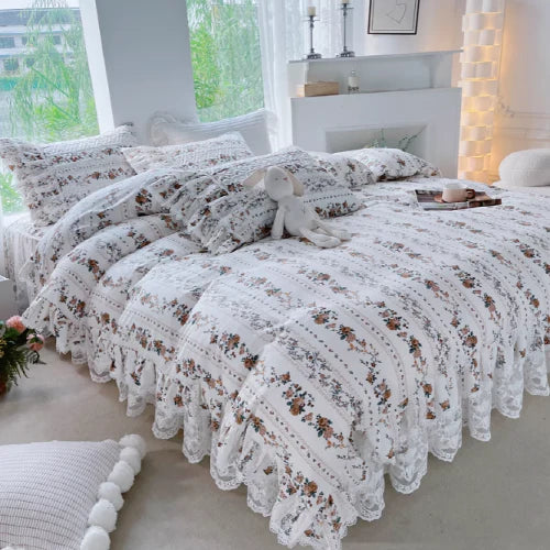 Floral Elegance Lace-Trimmed Bedding Set