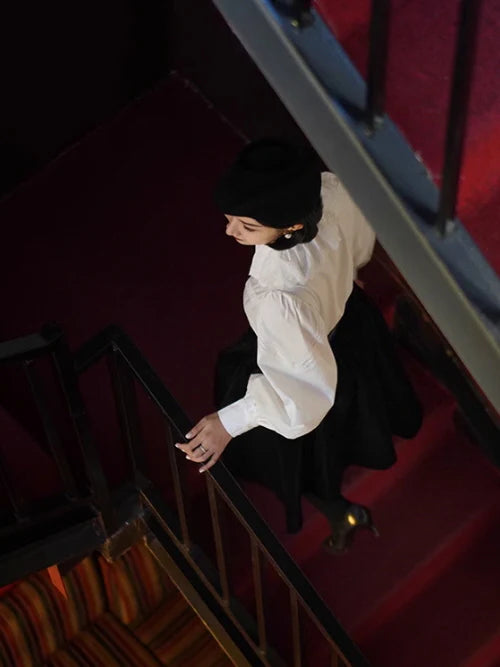 Victorian-Inspired Cotton Blouse with Lace Collar