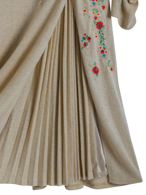 Beige Blossom in Retro Pleats Dress