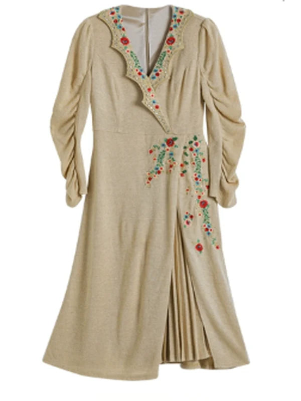 Beige Blossom in Retro Pleats Dress