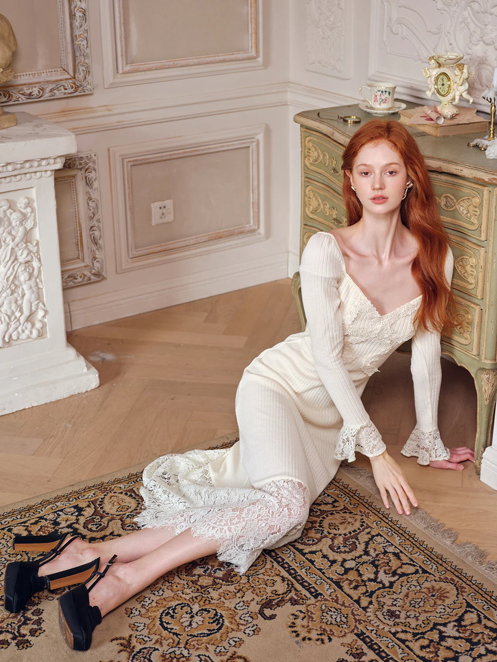 Elegant Lace Trim  Flared Sleeves Knit Dress