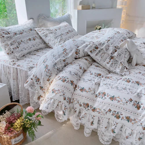 Floral Elegance Lace-Trimmed Bedding Set