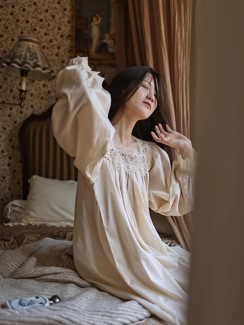 Vintage Cream Lace Collar Nightgown