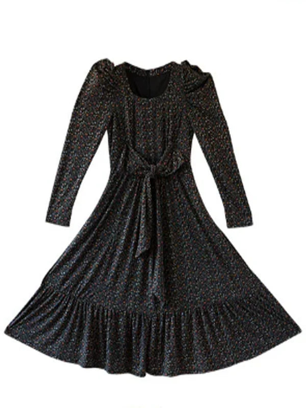 Navy Blossom in Retro Dress