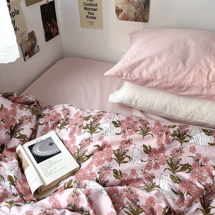 Blossoming Cats Pink Bedding Set