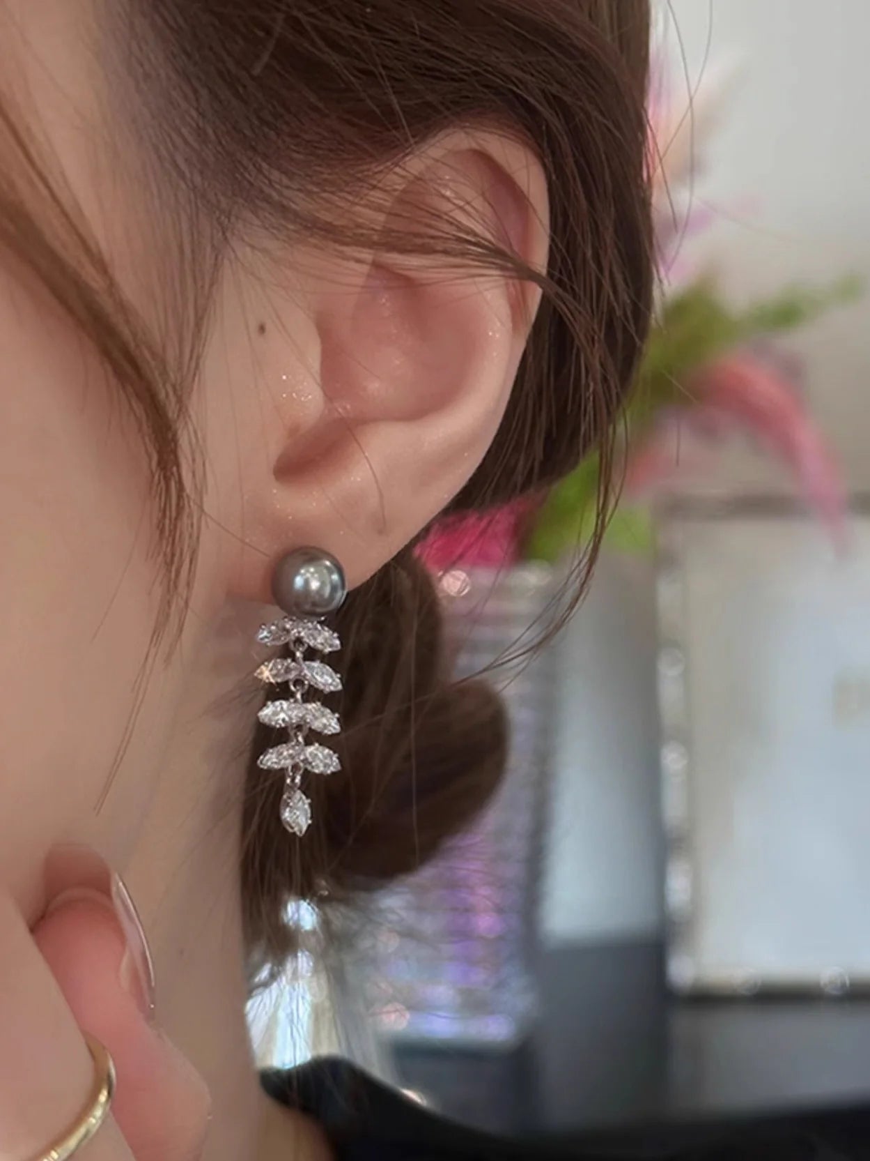 Grey Pearl Zircon Elegant Earrings