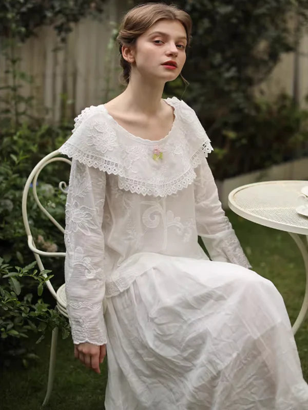 Round Collar Garden Embroidered Blouse