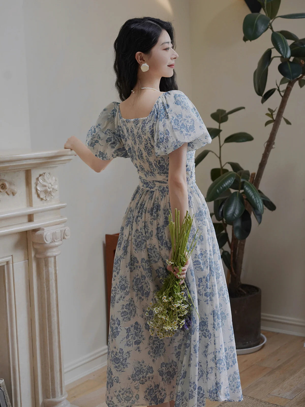 Isabella's Chic Floral Summer Dress