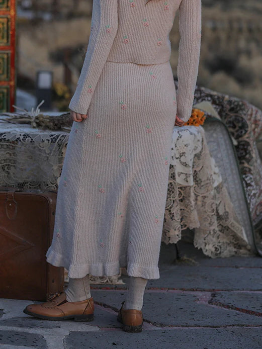 Embroidered Blossom Beige Knit Skirt