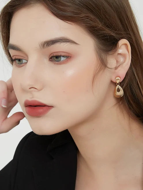 Golden Teardrop Vintage Earrings
