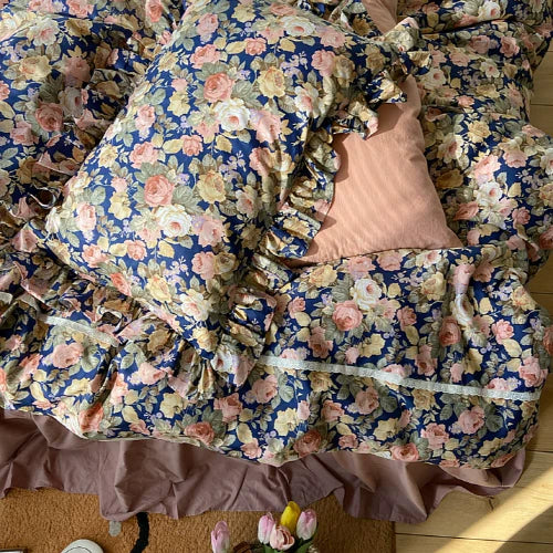 La Vie en Rose Bedding Set