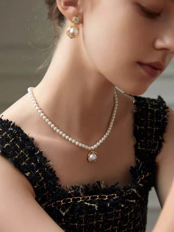 Classic Winding Pearl Neckless