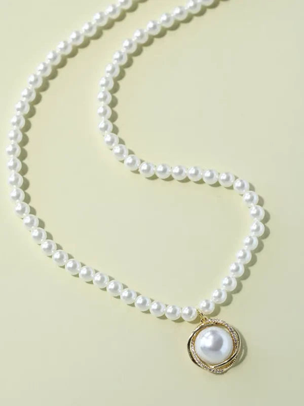 Classic Winding Pearl Neckless