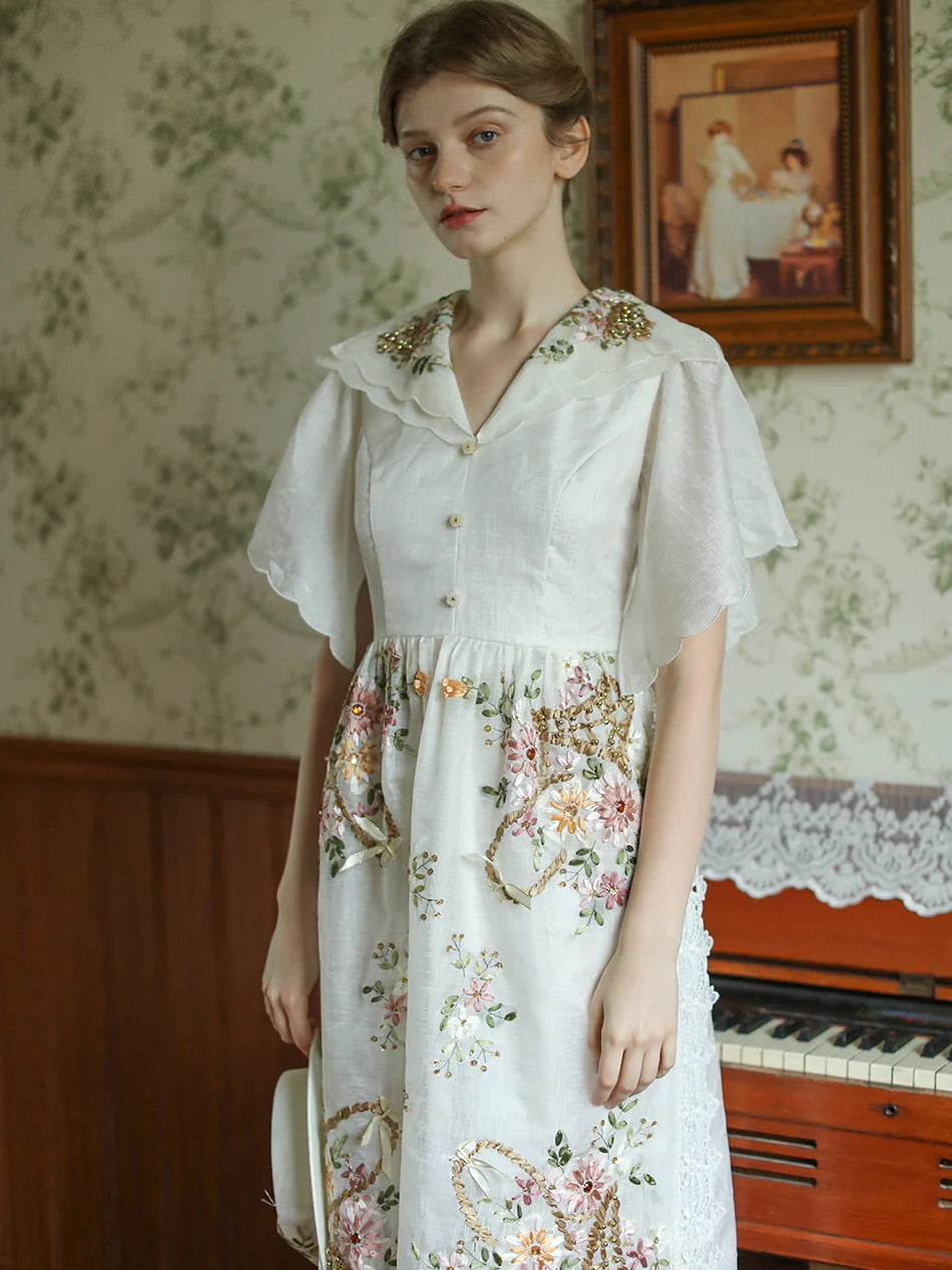 Elizabeth's Retro White Elegance Dress