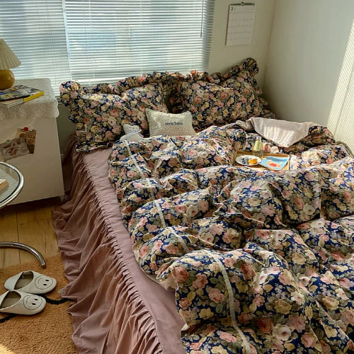 La Vie en Rose Bedding Set