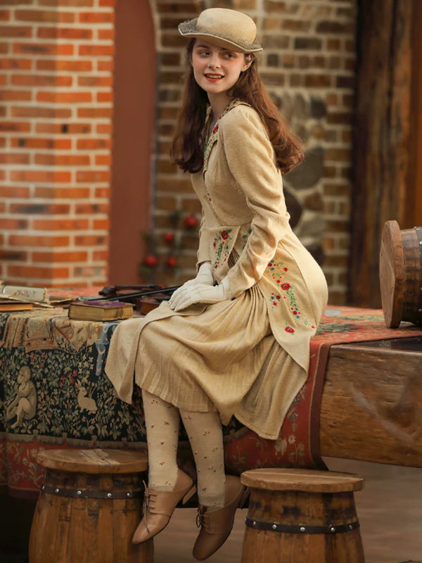 Beige Blossom in Retro Pleats Dress