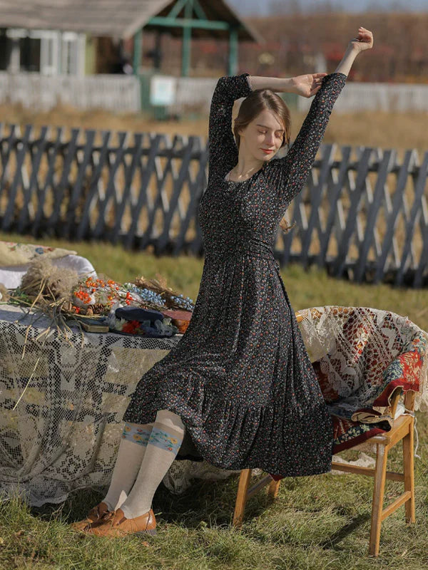 Navy Blossom in Retro Dress